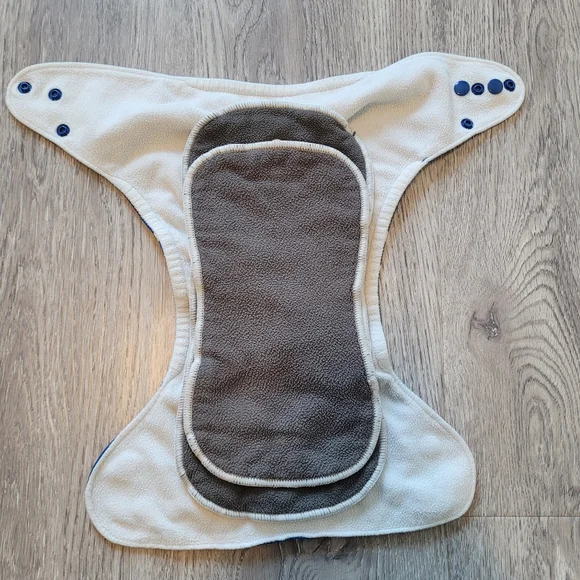 Lil Helper Cloth Diaper - Picture 2 of 3